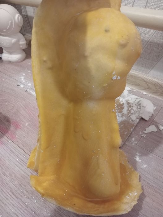 Продам  кашпо формы две штук