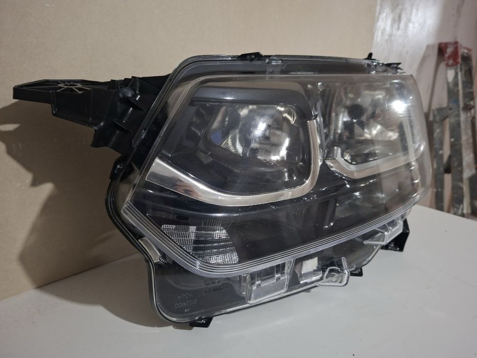 Ляв фар Toyota  Proace Verso 2024