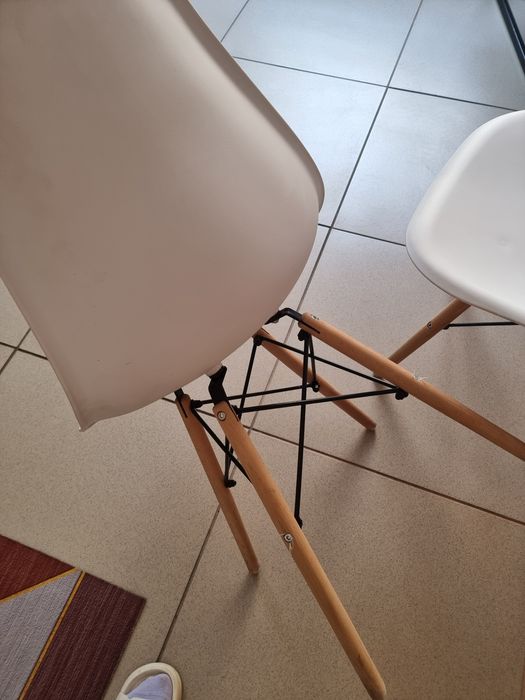 Стулья белые 2 штуки