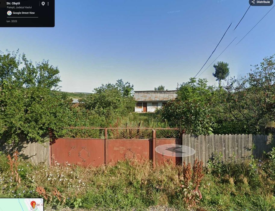 Casa racordată la electricitate și cu utilități la poarta, suprafata teren 1920mp