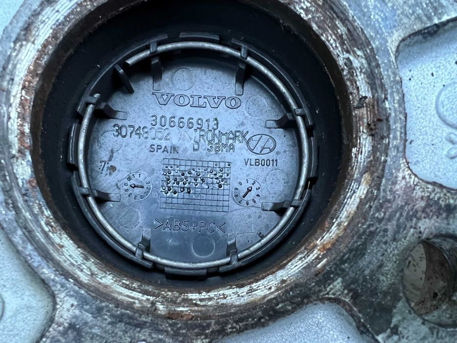 ОРИГИНАЛНИ алуминиеви джанти 16ки 7.0Jx16 ET50 5x108 от Волво/Volvo!!