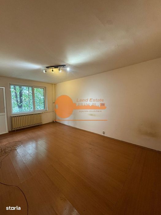 3 camere Crangasi-Zboina Neagra( Geam baie )