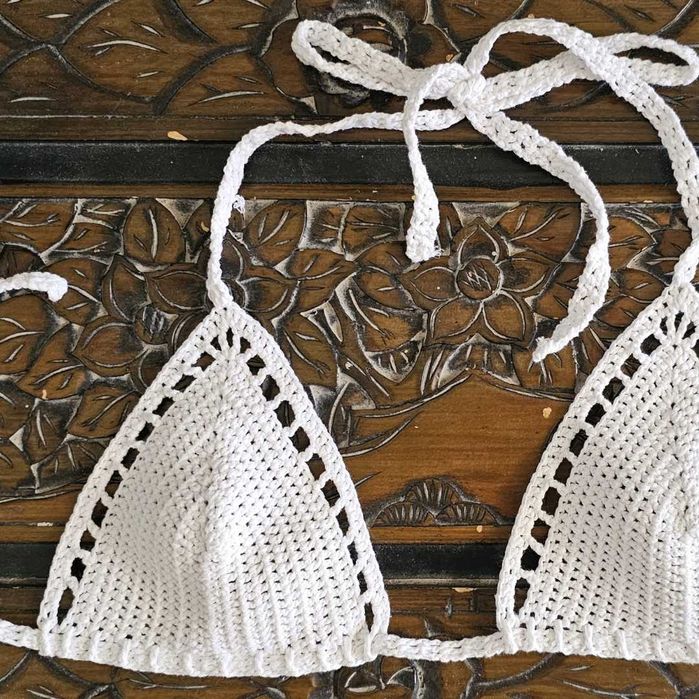 Бял сет за плаж 5 части - бански, пола, ръкави и чанта.