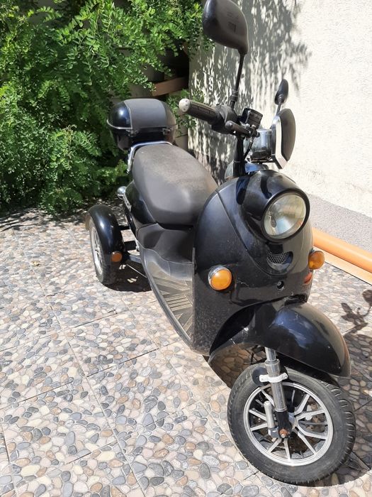 Triciclu electic  ZT 63  3 roti stare bună