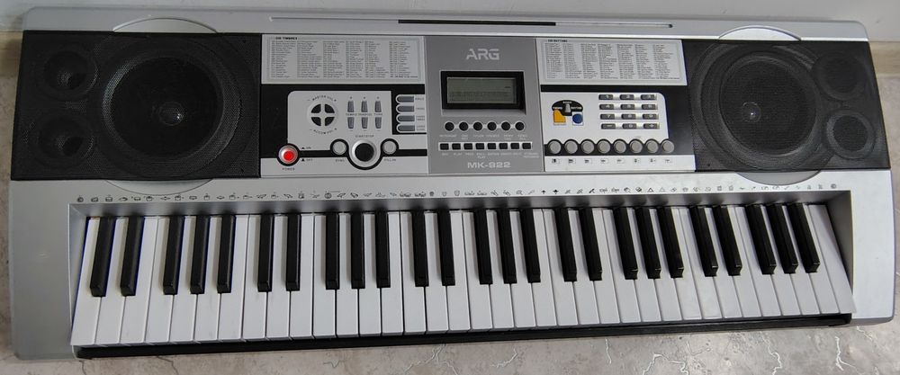 Синтезатор продается