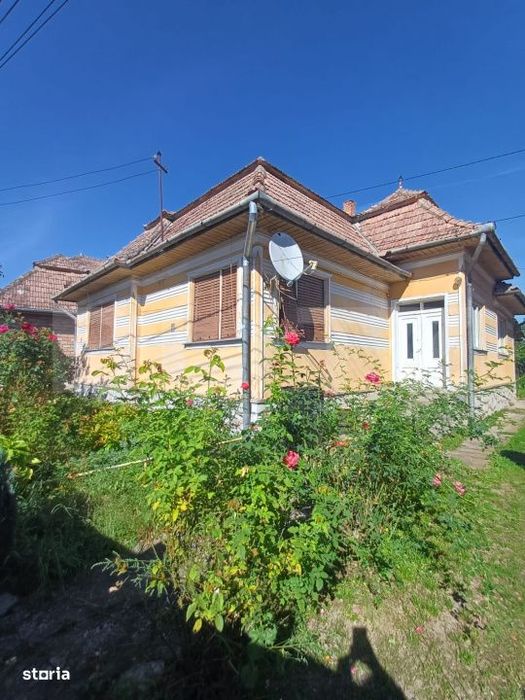 Casa renovabila, 3 camere, 1400 mp teren, in Mihai Viteazu