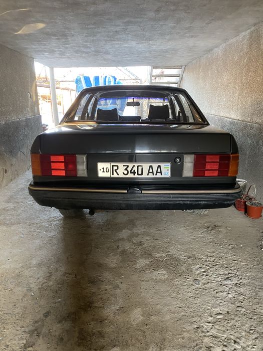 Opel rekord 19986-yil