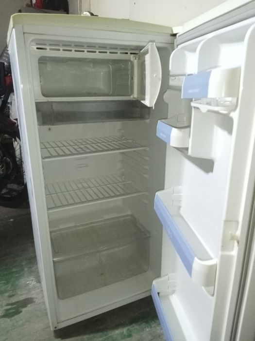 Lg холодильник рабочая продается