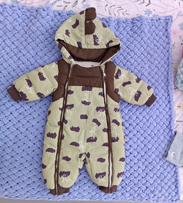 Продам детский зимний комбинезон на мальчика