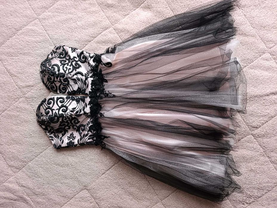 Нежна бална рокля