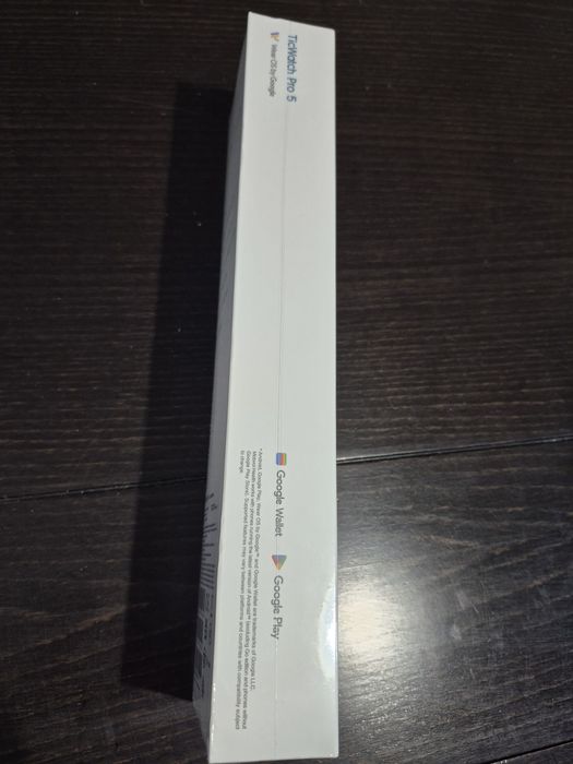 Смарт часовник TicWatch Pro 5 – нов, запечатан, Wear OS, GPS, NFC