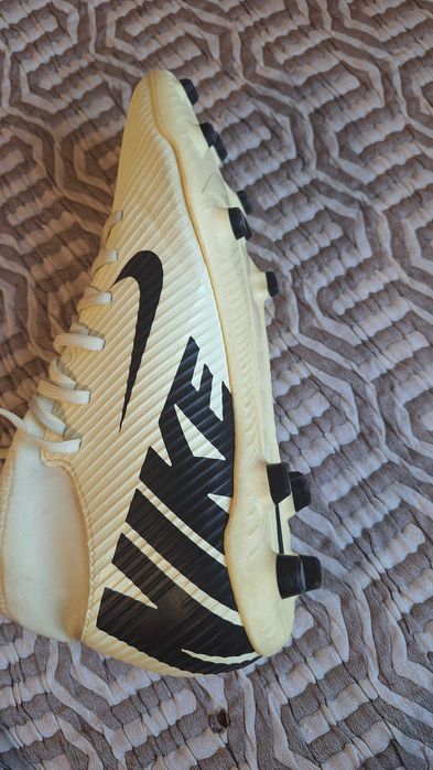 Футболни бутонки Nike Mercurial