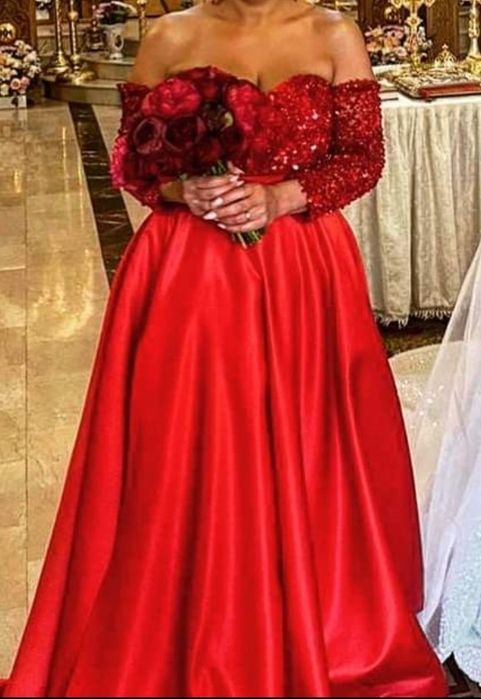 Tinuta de ocazie (nașă)