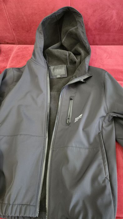 Продам ветровку Zara на мальчика