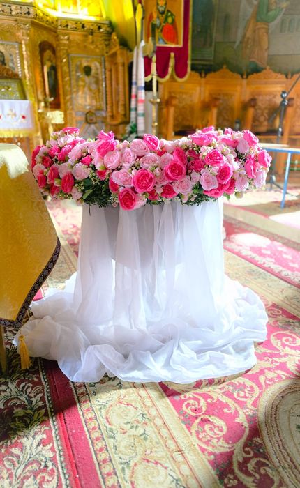 Decor flori - cristelniță  botez/ cununie