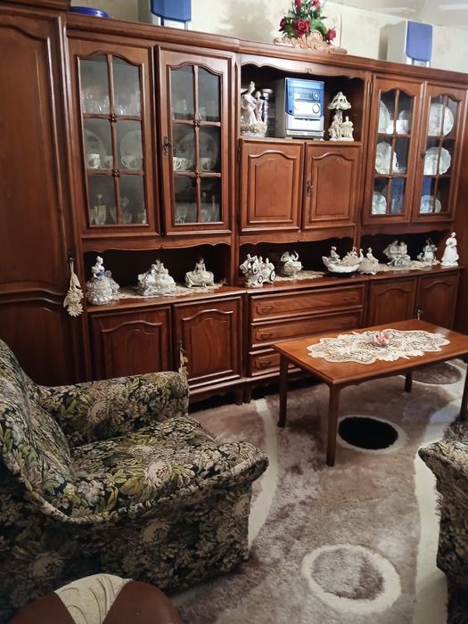 Mobilier sufragerie si canapea
