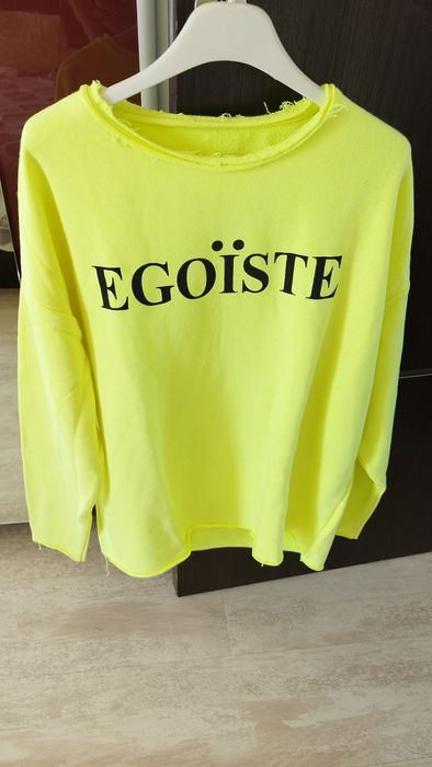 Електрикаво зелена  oувърсайз блуза EGOISTE и тениска  Armani Exchange