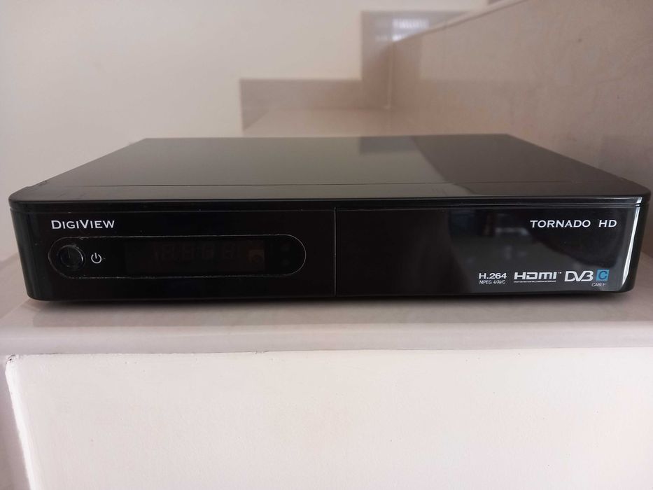 Телевизор Sony 25 инча,дистанционно с два панела