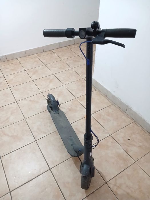 Vând trotineta electrica