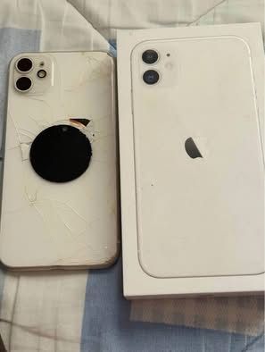Vand iPhone 11, Alb , 128 Gb , la cutie !