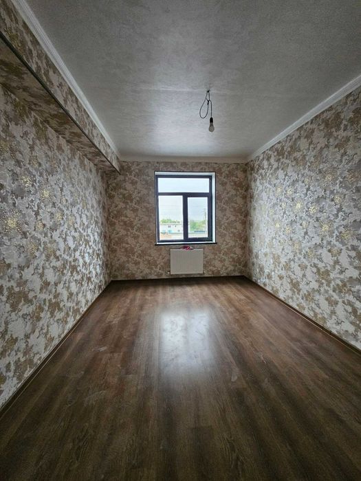 3 хоналик квартира 2 кават кирпичный дом, 7 микр, чупбозор