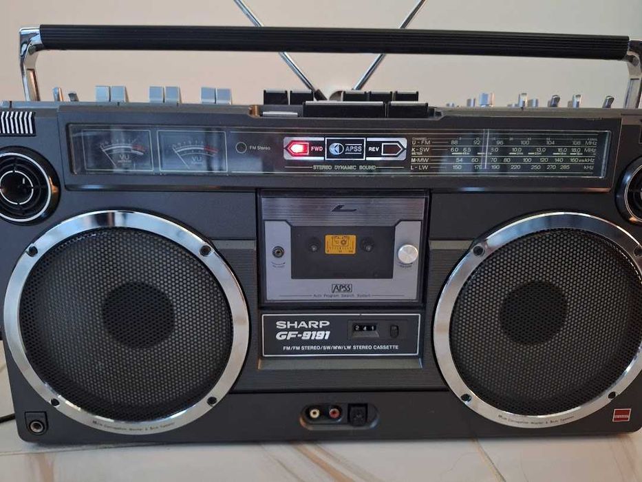 Стерео радиокасетофон Sharp GF-9191HB. Като нов.