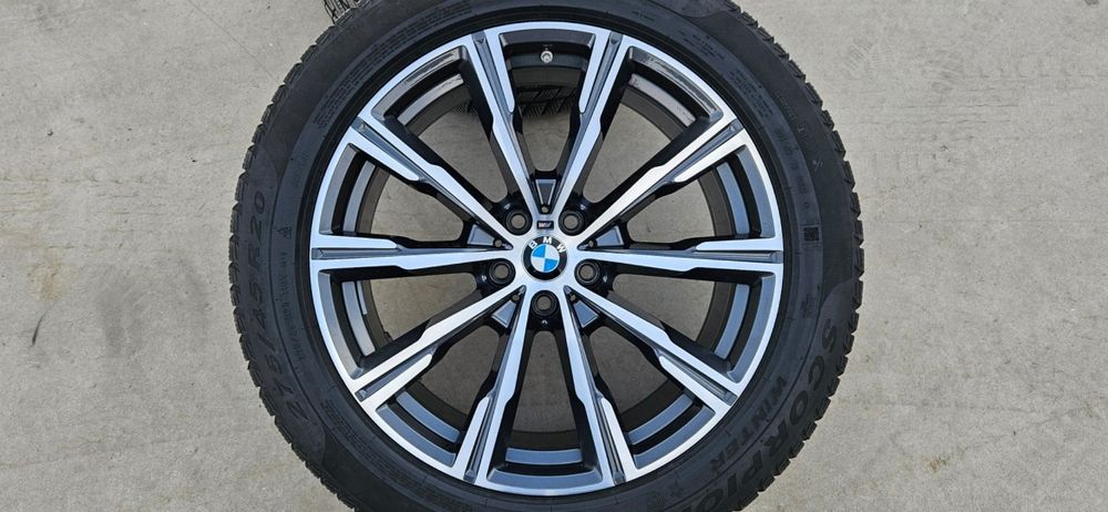 Jante BMW X5 G05 X6 G06 echip iarna 275 45 20 toate 4 la fel Pirelli
