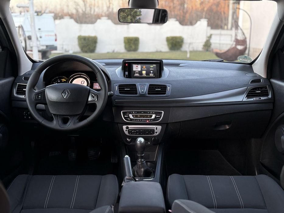 Renault Megane 1.5 dci ,6 trepe ,Navigatie , Incalzire in scaune