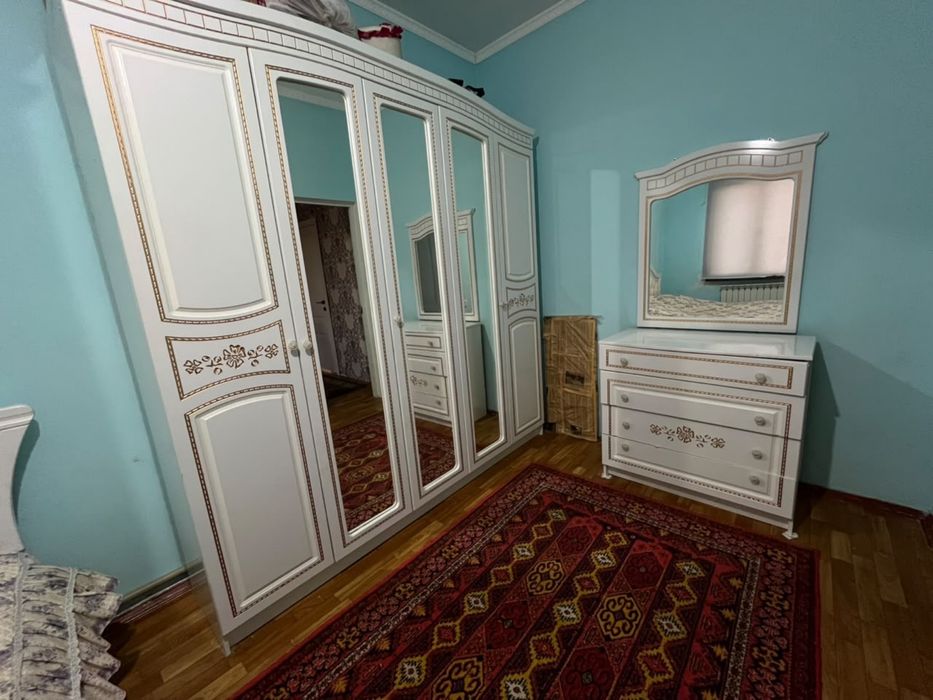 Спальный гарнитур