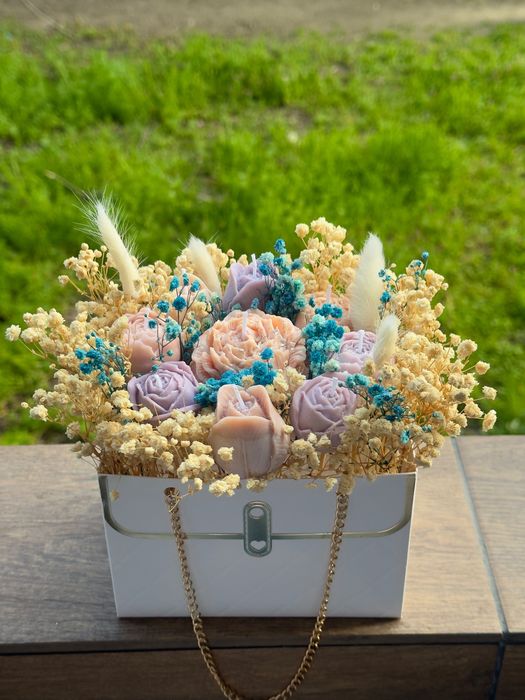 Букет от соеви свещи