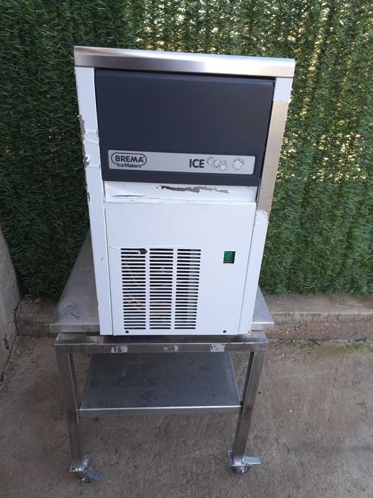 Професионален Ледогенератор HOSHIZAKI IM30