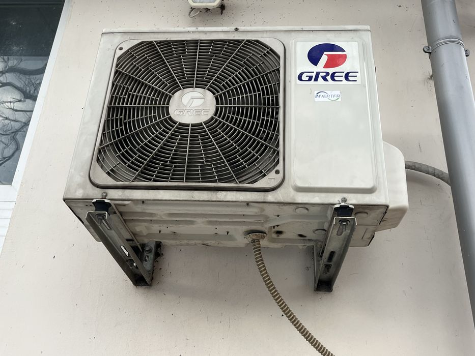 Климатик “GREE” инвенторен