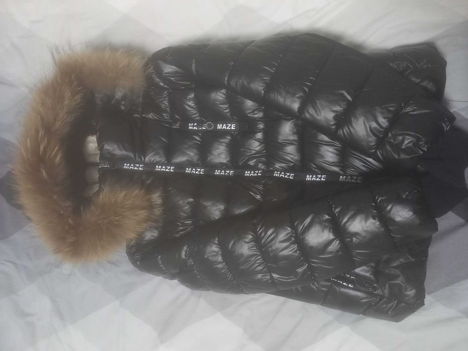 Яке с естествен пух на качулката