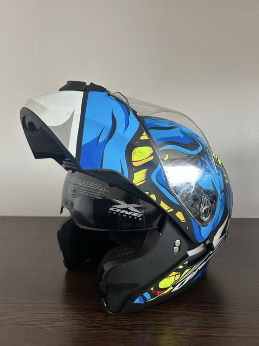 Casca moto flip-up