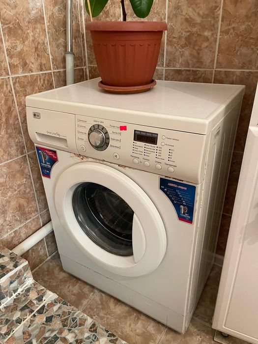 Продается стиральная машина б/у 35000