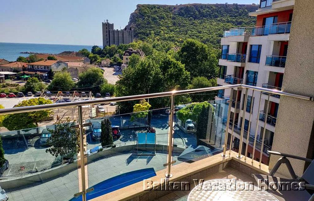 Продава се Тристаен апартамент в Каварна - 103 кв.м за 797 €/кв.м - Снимка #1