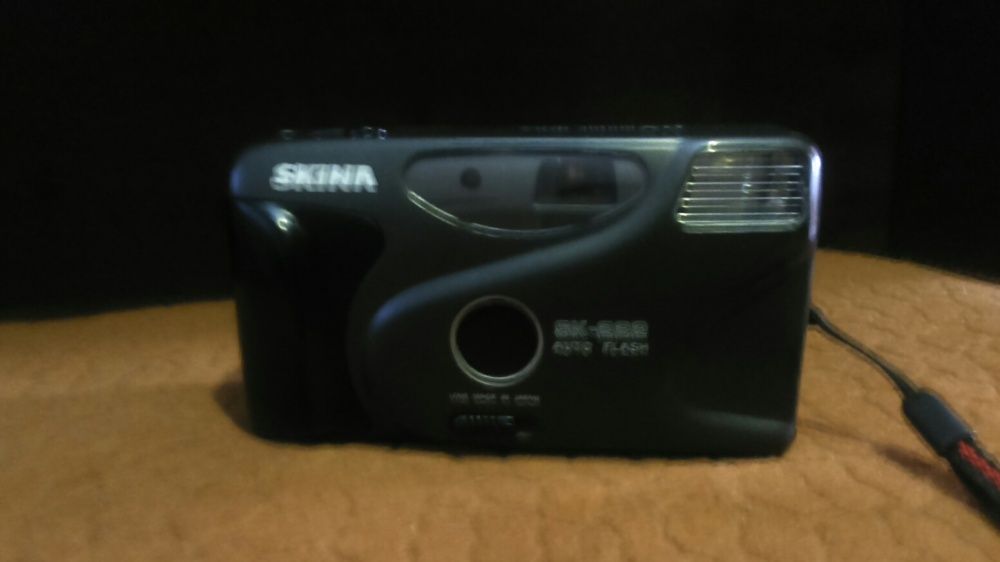 Пленочный фотоаппарат. Состояние хорошее, рабочий..