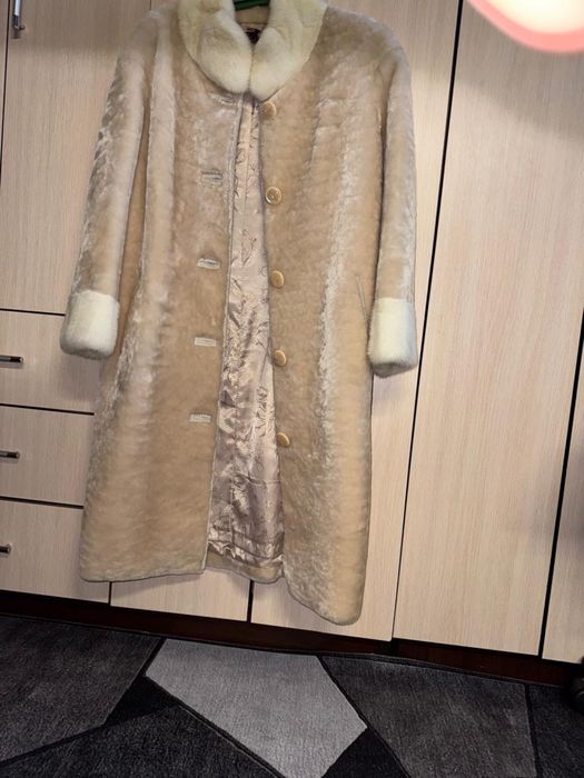 Шубы на продажу.