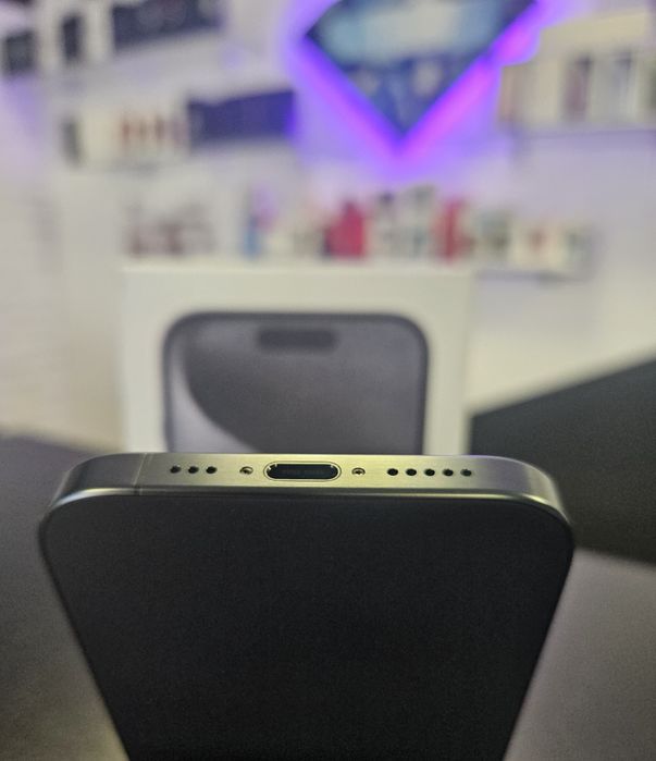 Iphone 15 Pro / Black / 128 GB / DeluxGSM