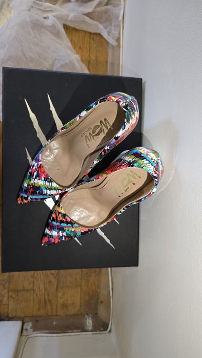 Обувки-чисто нови