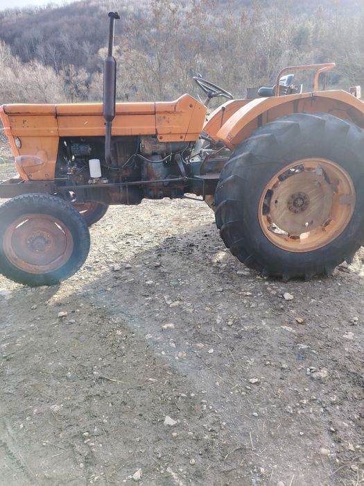 Vând tractor Fiat 670