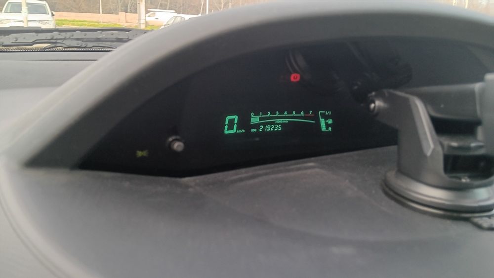 Тоюта ярис 2006 год бензин 1.0