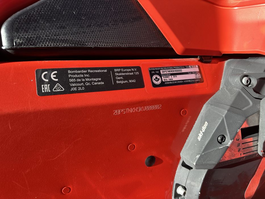 Snowmobil SKI-DOO SUMMIT X TNKN 123kw cu turbo