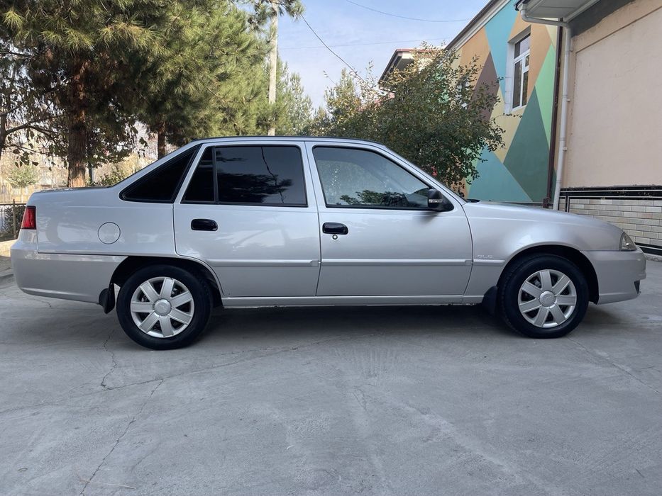 Nexia 2 sotiladi ozim minganman