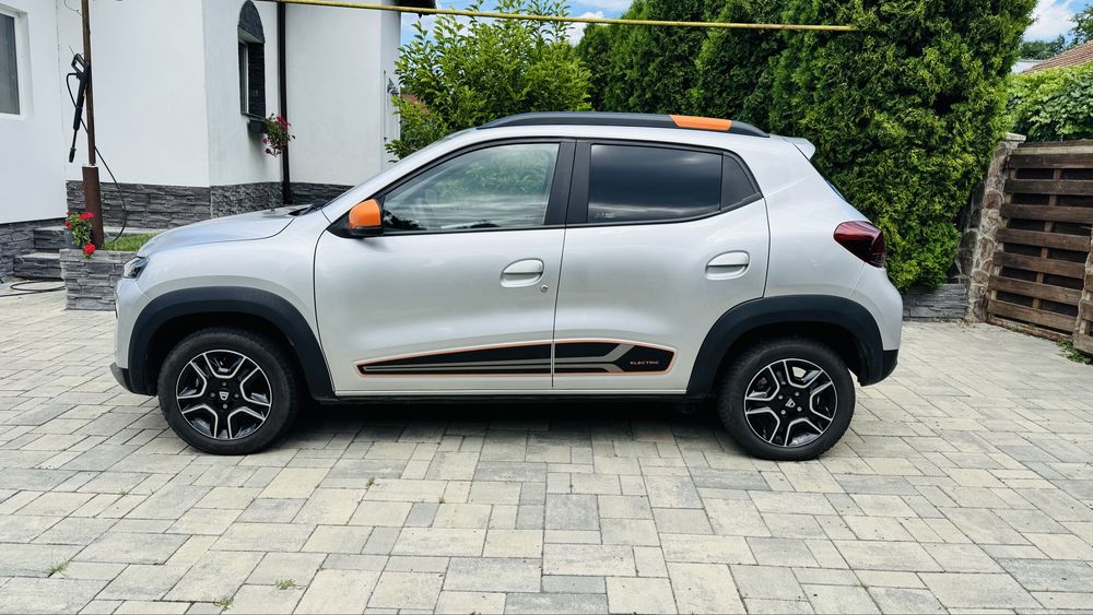 Proprietar vând Dacia Spring an 2023 in garantie