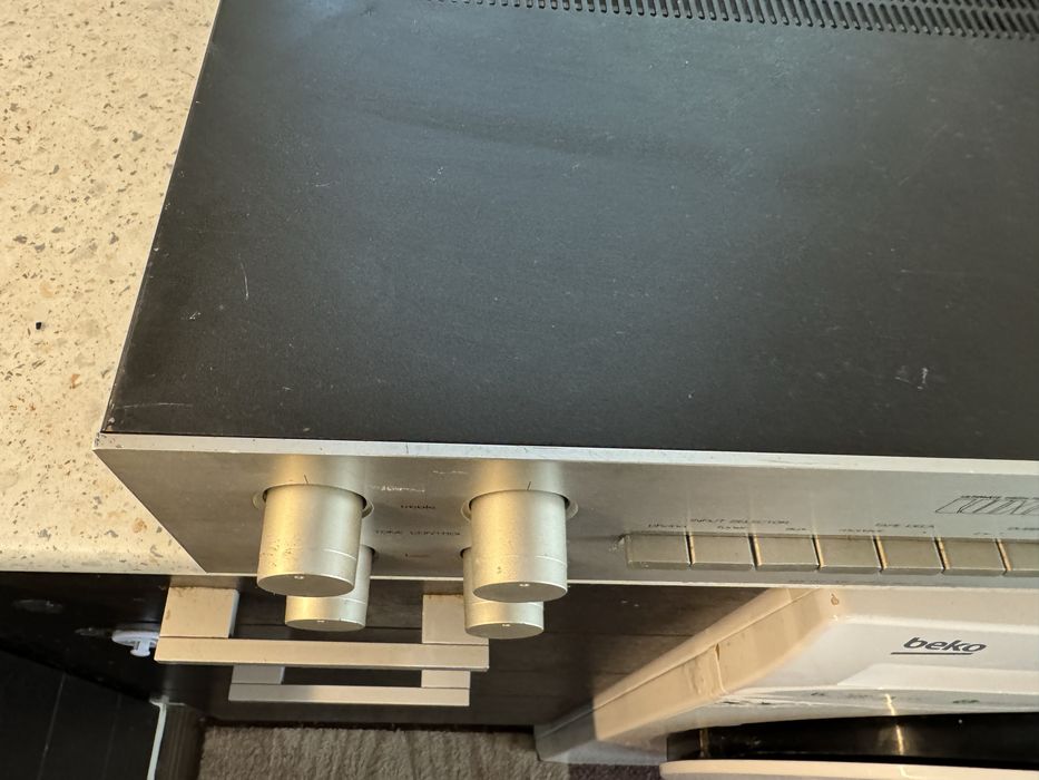 Luxman L2 Качествен стерео усилвател