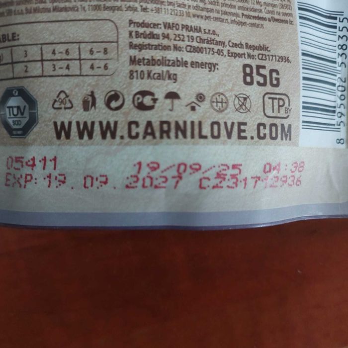 Hrana umeda pentru pisici Carnilove și geanta transport pisici