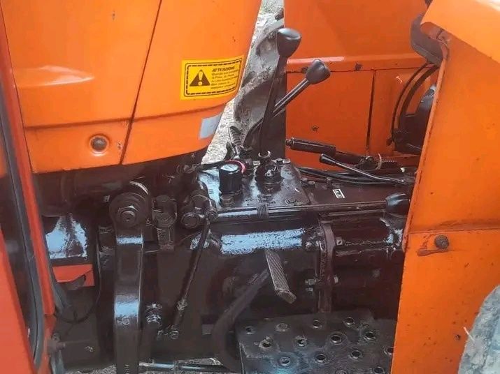 Tractor Fiat 500 stare ca nou  nu 445 450 550 640