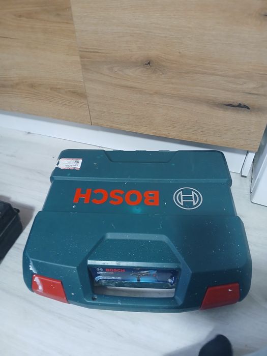 Перфоратор на Бош GBH 2 28 F  много добро състояние със резервна глава