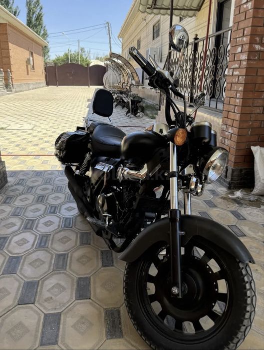 Мотоцикл круизер keeway superlight 200